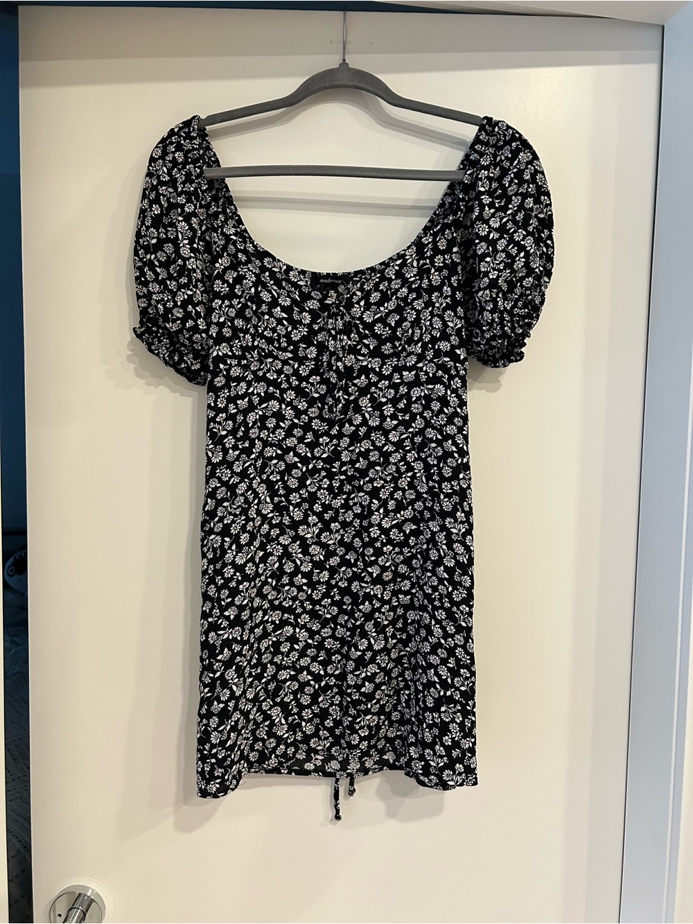 Black Floral Puff-Sleeve Mini Dress